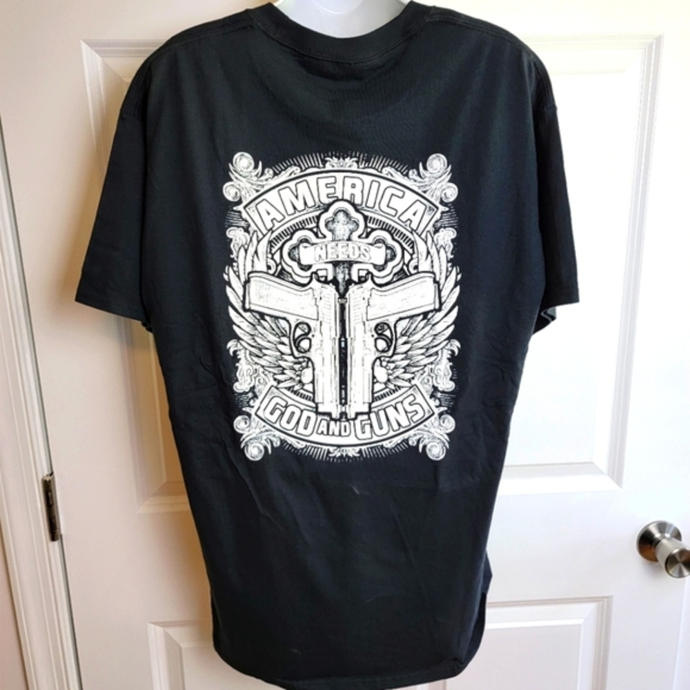 Sons of‎ Liberty America needs God and Guns T-Shirt Large/XL NWT